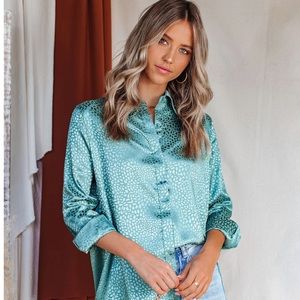 Blue Moon Embossed Satin Button Down Blouse - M